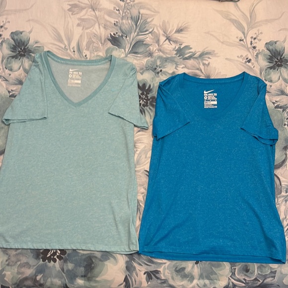 2 Nike dri fit short sleeve shirts size medium - Picture 5 of 9